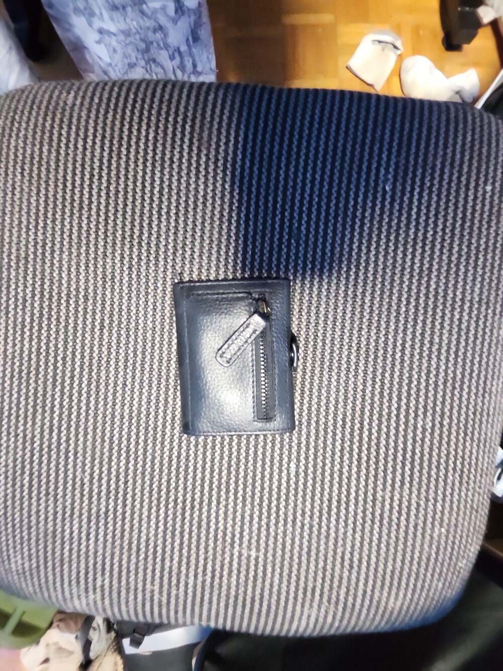 Black Leather Small Compact Bifold Pocket Wallet with Zipper Coin Pocket